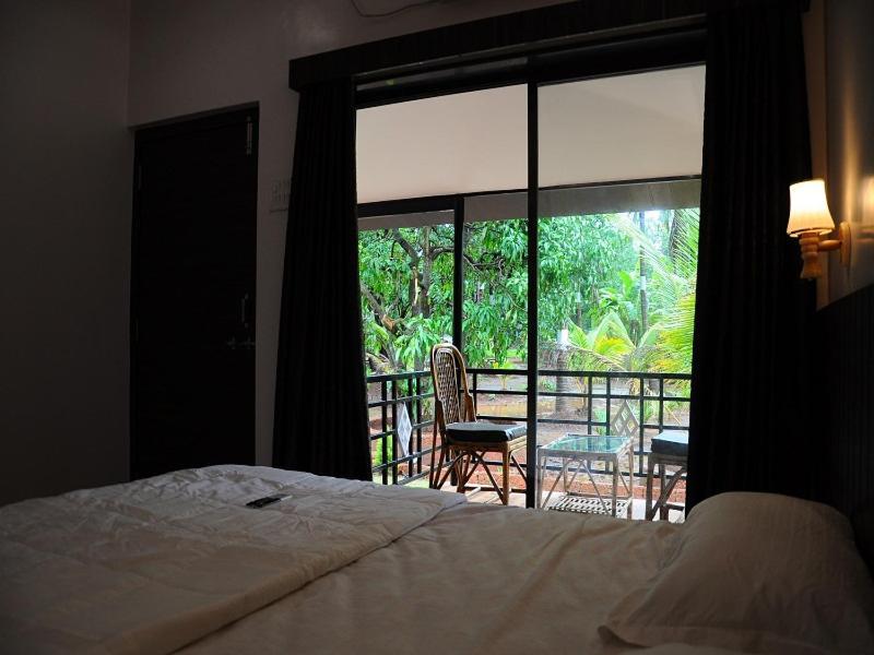 Red Roof Farmhouse Chiplun Exterior photo