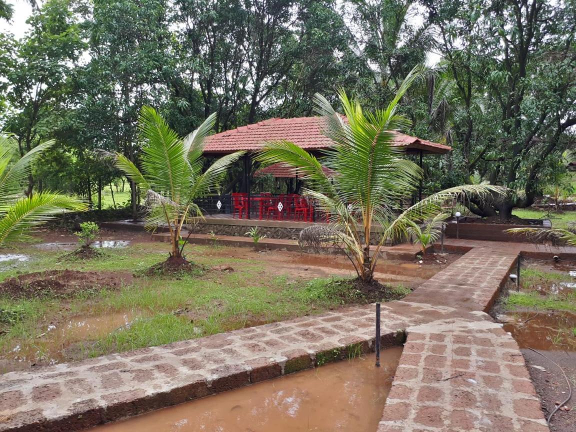 Red Roof Farmhouse Chiplun Exterior photo